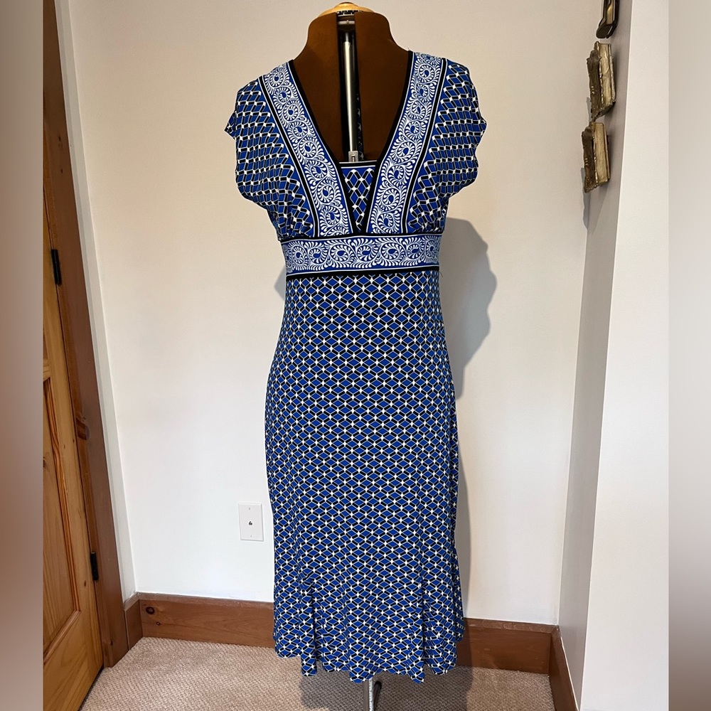 Donna Morgan stretchy midi dress